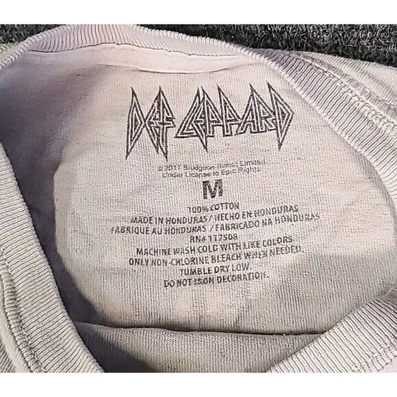 Def Leppard T-Shirt Men's M Short Sleeve Back By Popular Demand World Tour 2017 - Picture 3 of 7